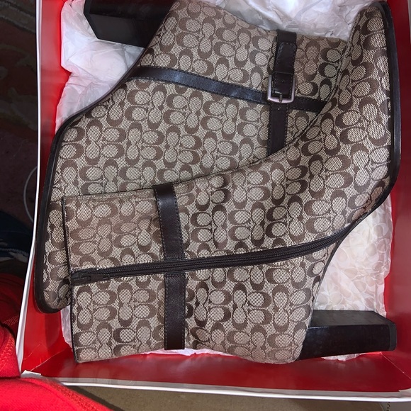 Coach Boots - Picture 1 of 4